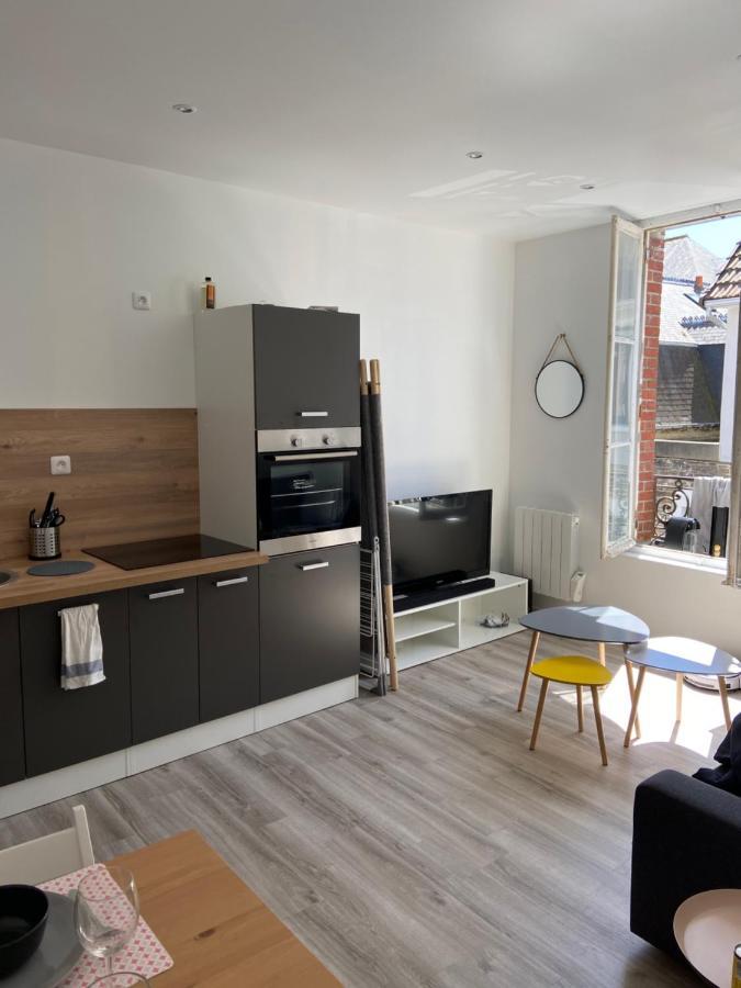 Cosy Flat Carteret - Appartement Centre Bourg - 4 Personnes บาร์เนอวีย์-แกร์เตอเร ภายนอก รูปภาพ